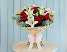 Букет цветов из:  Лилии и Розы в Алачково