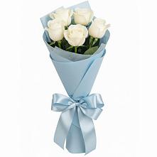 Букет 5 Белых роз Проуд в Алачково