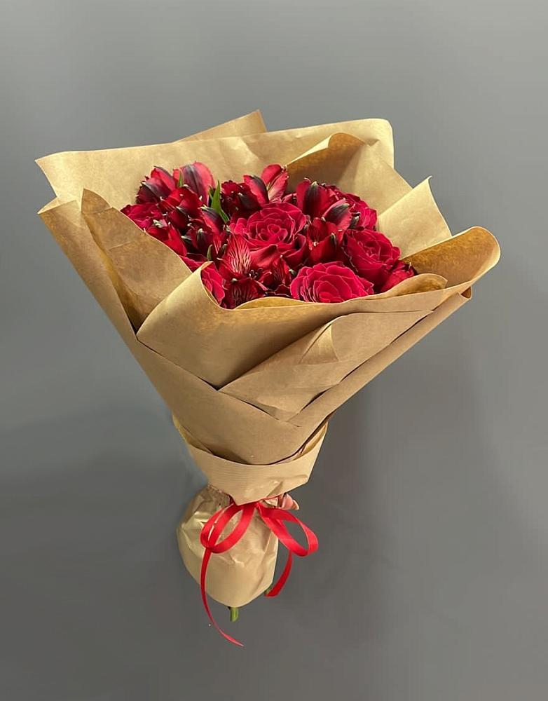 Букет цветов из: Альстромерии и Розы в Алачково