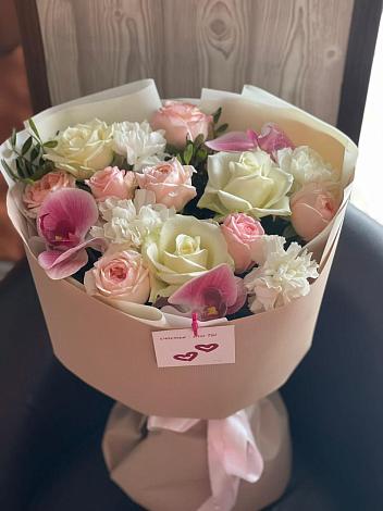 Букет цветов из: Орхидеи, Розы и Гвоздики в Алачково