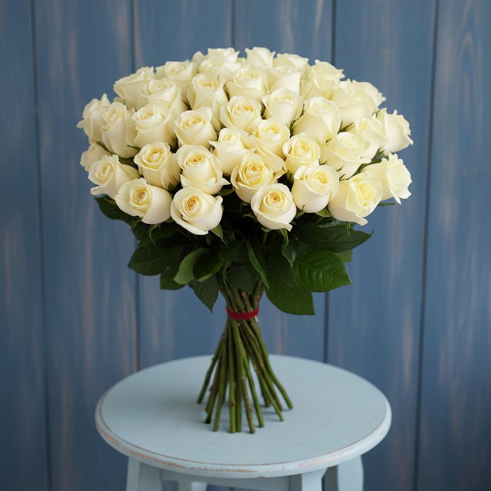 Букет 51 Белая роза Эдлесс Лав в Алачково