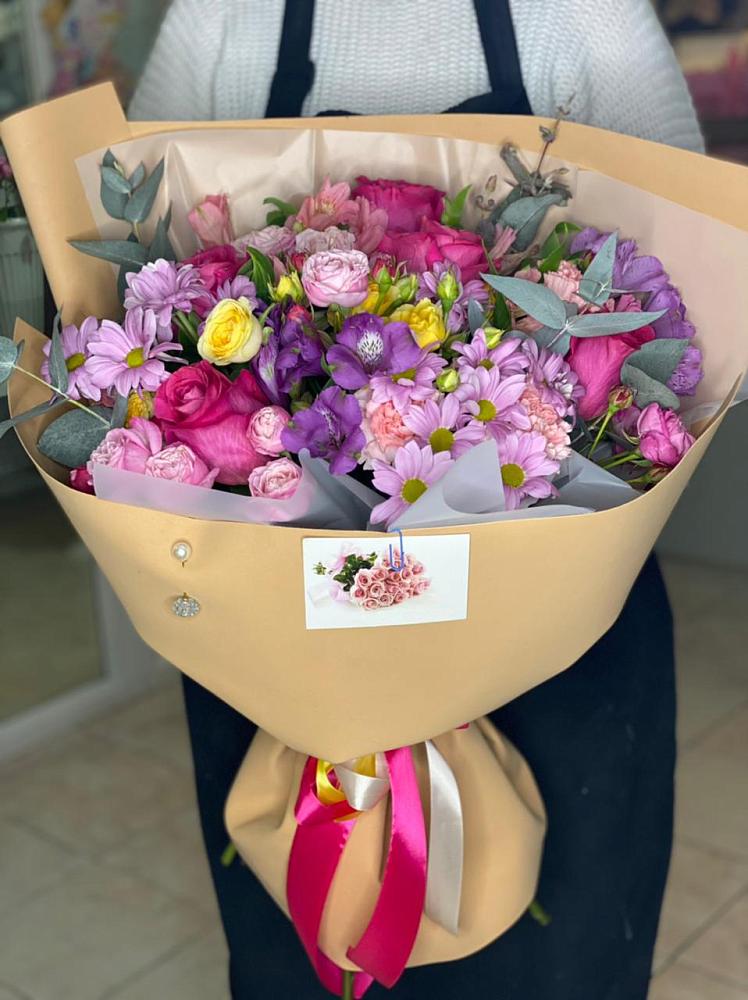 Букет цветов из: Хризантемы, Гвоздики и Альстромерии в Алачково