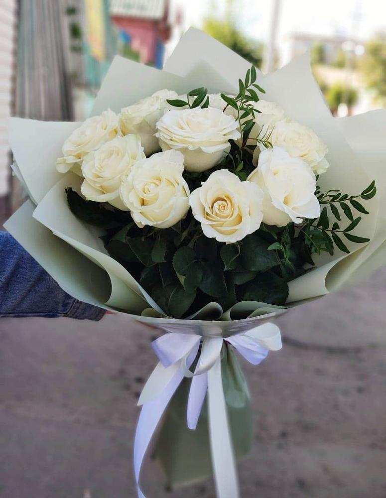 Букет Белые розы Проуд в Алачково