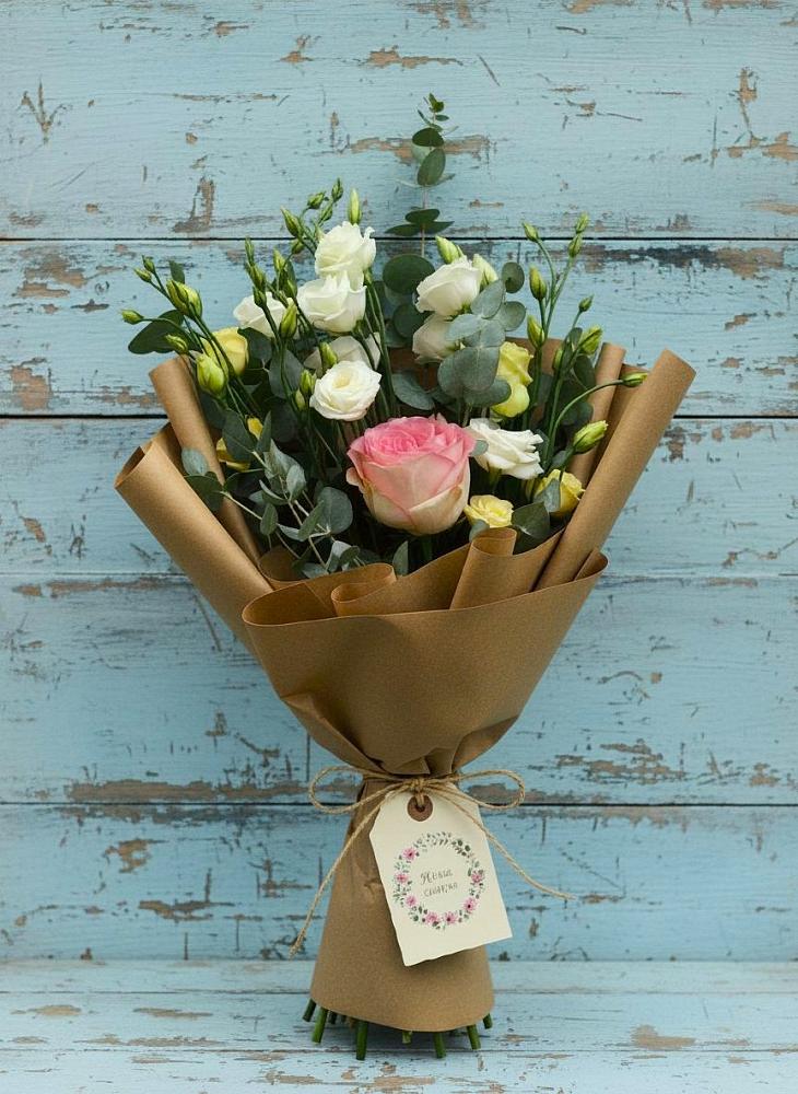 Букет цветов из: Розы и Лизиантусы в Алачково