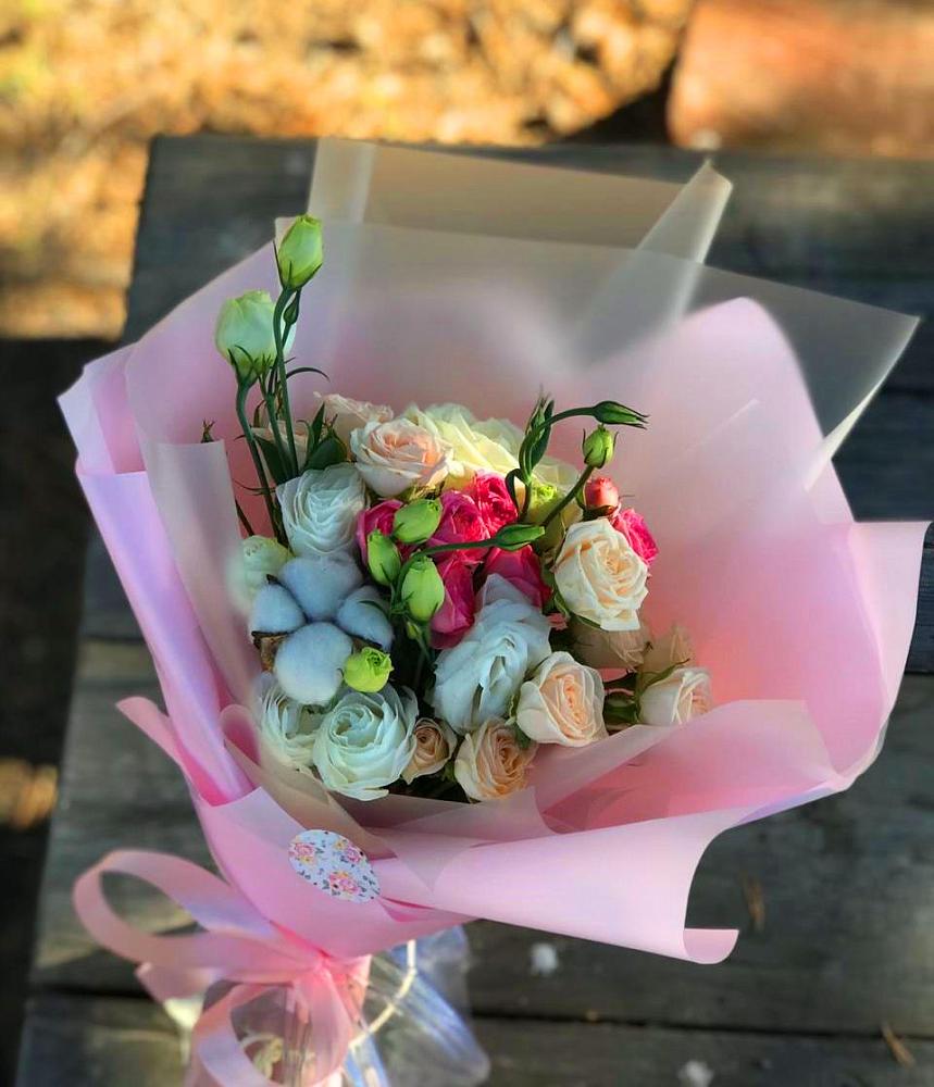 Букет цветов из: Розы и Лизиантусы в Алачково