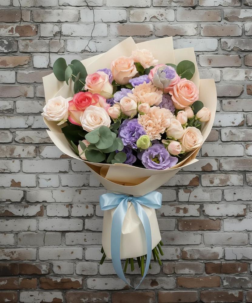 Букет цветов из: Розы, Лизиантусы и Гвоздики в Алачково