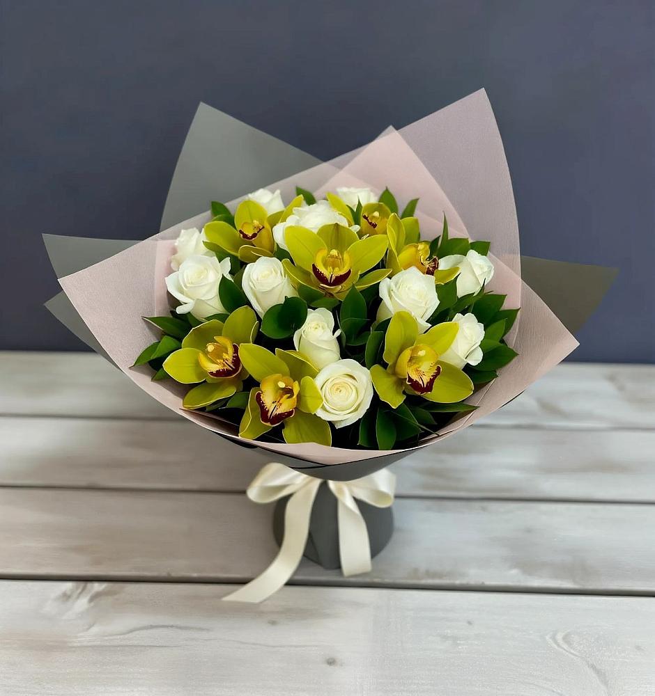 Букет цветов из: Орхидеи и Розы в Алачково