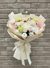 Букет цветов из:  Гвоздики, Розы, Лизиантусы и Хризантемы в Алачково