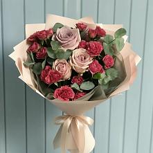 Букет цветов из:  Гвоздики и Розы в Алачково