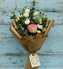 Букет цветов из:  Розы и Лизиантусы в Алачково