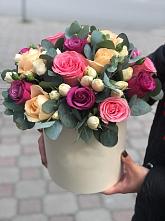 Цветочная композиция из Розы в шляпной коробке в Алачково