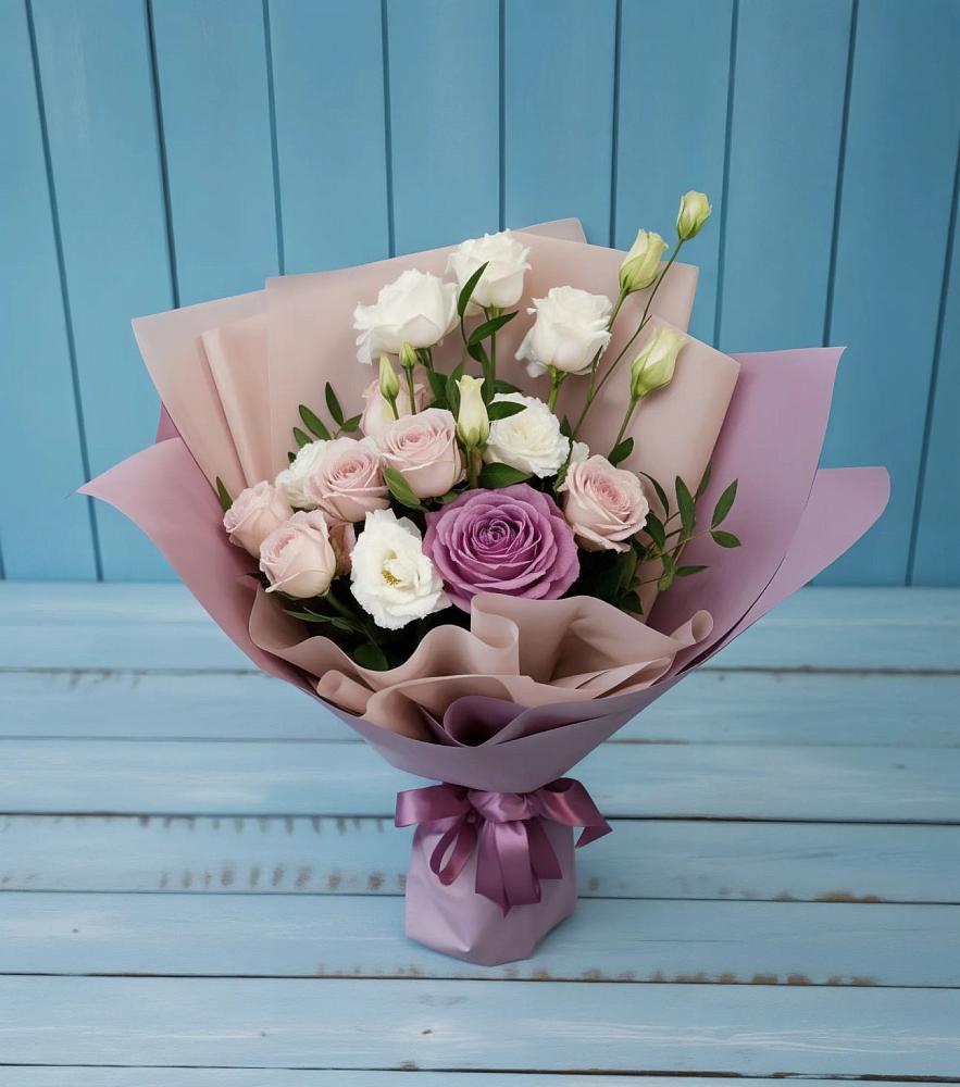 Букет цветов из: Розы и Лизиантусы в Алачково